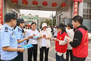 里夫斯回顾季中赛夺冠：很自豪能成为如此特别成就的一部分！